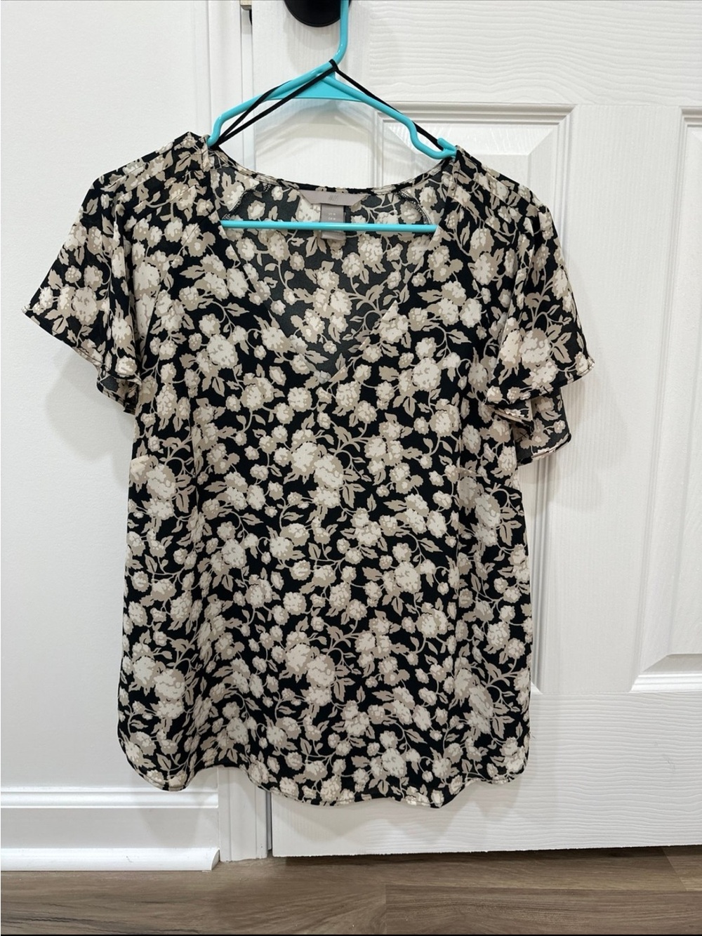H&M Black Floral V-Neck Flutter Sleeve Blouse
